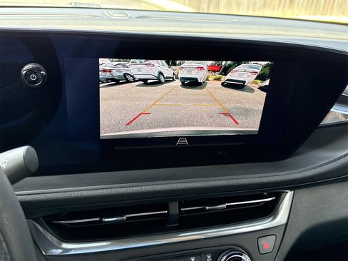 Used 2024 Buick Envista Preferred w/ Advanced Safety Package image 22