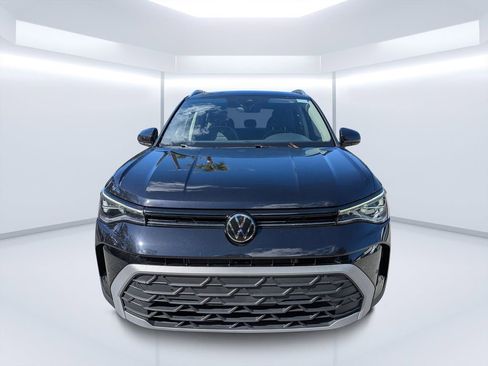 Used 2025 Volkswagen Taos SE FWD image 8
