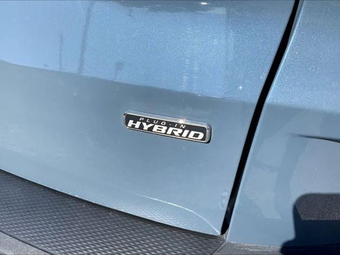 Used 2023 Ford Escape SE w/ PHEV Premium Package image 9