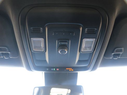 Used 2023 Chevrolet Suburban LT image 26