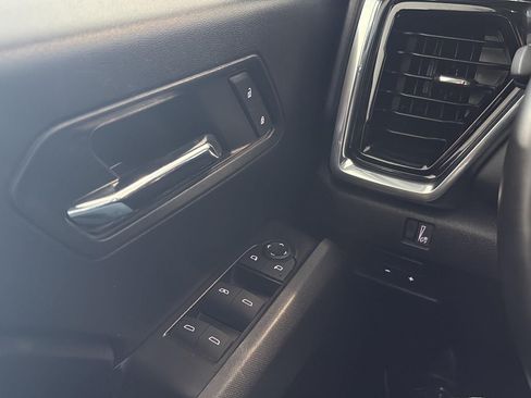 Used 2024 GMC Canyon Elevation w/ Elevation Premium Package AWD/4WD image 14