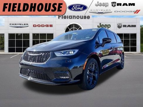 New 2026 Chrysler Pacifica Select w/ S Appearance Package FWD image 1