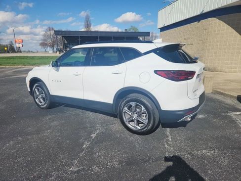 Used 2023 Chevrolet Blazer LT AWD/4WD image 2