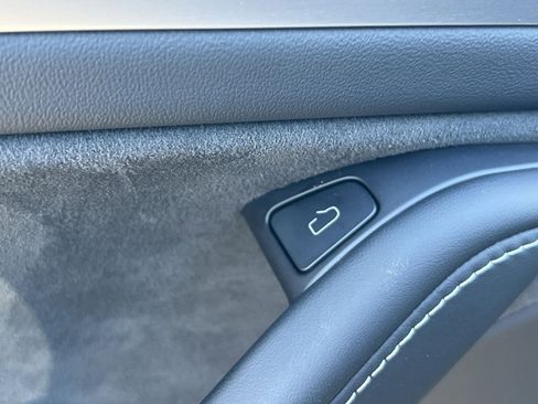 Used 2024 Tesla Model Y Long Range image 31