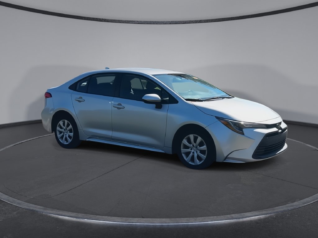 Used 2023 Toyota Corolla LE FWD image 2