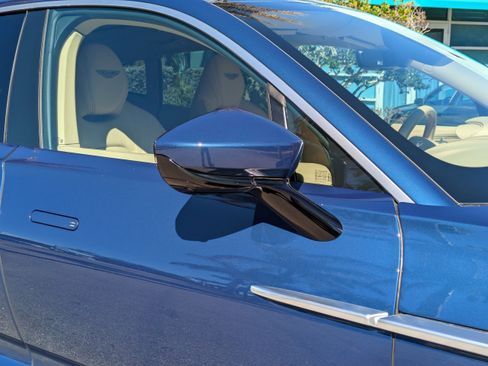 Used 2024 Aston Martin DBX image 12