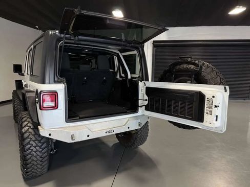 Used 2018 Jeep Wrangler Unlimited Sport S AWD/4WD image 13