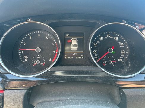 Used 2017 Volkswagen Jetta GLI FWD image 10