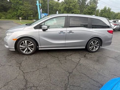 Used 2023 Honda Odyssey Touring image 4