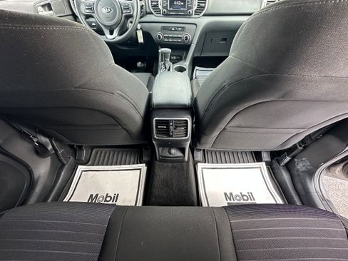 Used 2018 Kia Sportage LX image 19