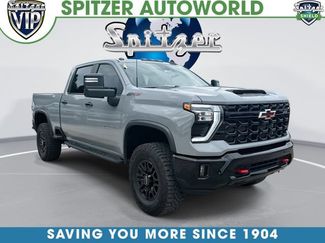 Used 2025 Chevrolet Silverado 2500 ZR2 w/ Technology Package AWD/4WD video 1