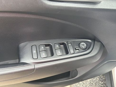 Used 2021 Hyundai Venue SEL w/ Premium Package FWD image 14