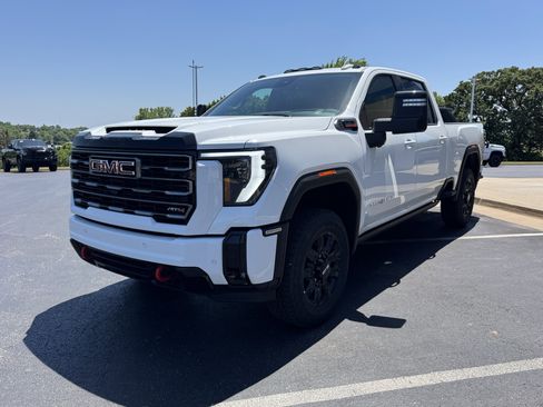 New 2026 GMC Sierra 2500 AT4 w/ AT4 Premium Plus Package AWD/4WD image 2