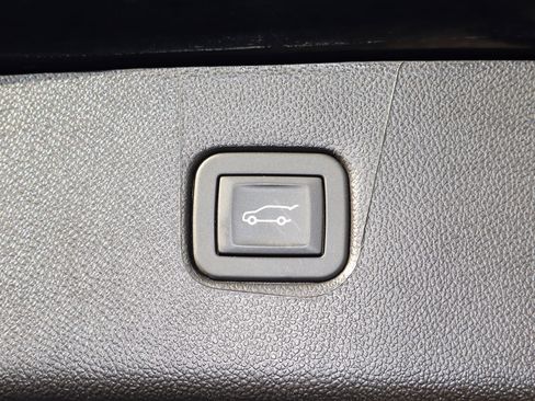 Used 2025 Chevrolet Blazer RS image 19