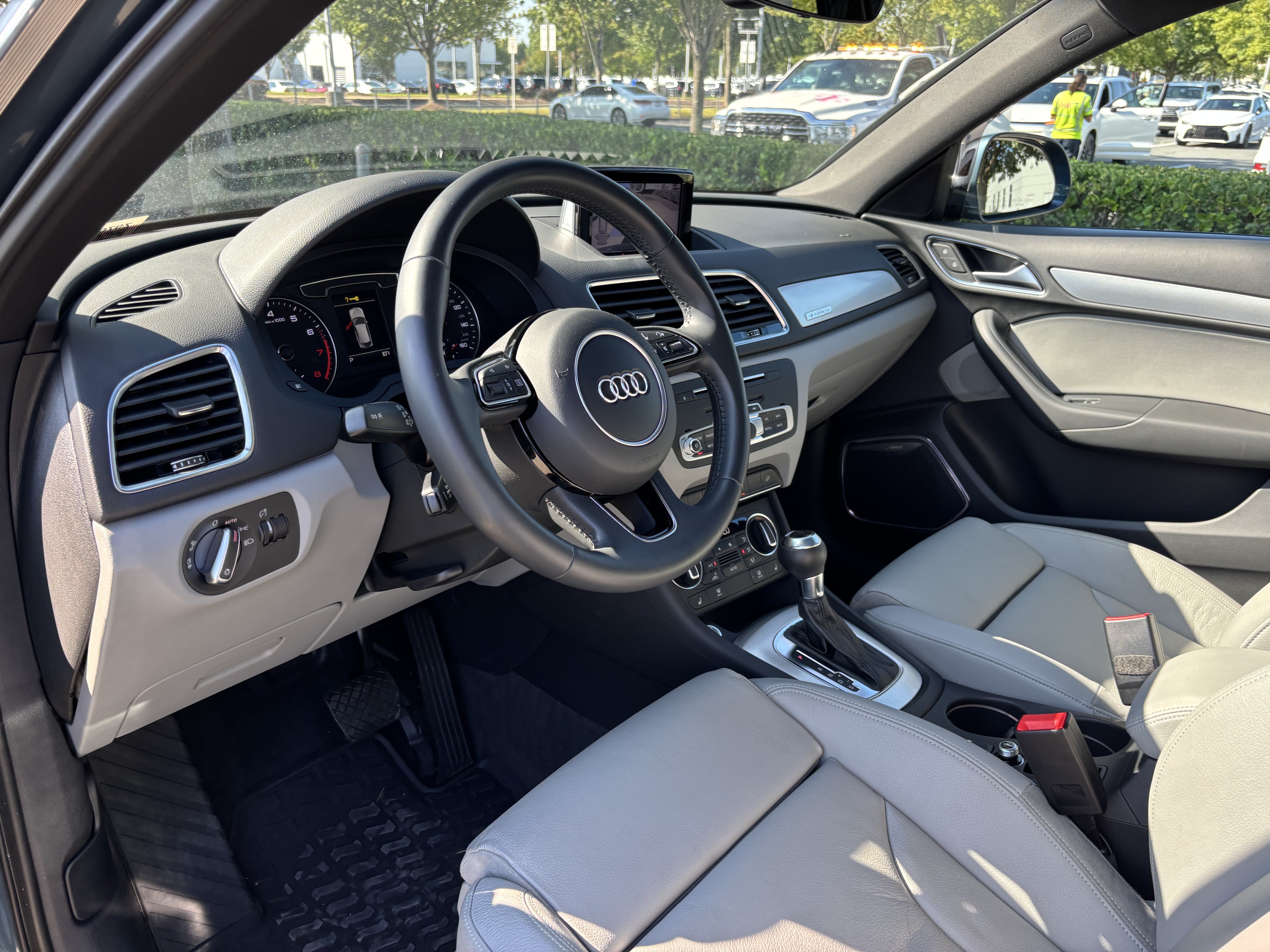 Used 2018 Audi Q3 2.0T Premium Plus AWD/4WD image 17