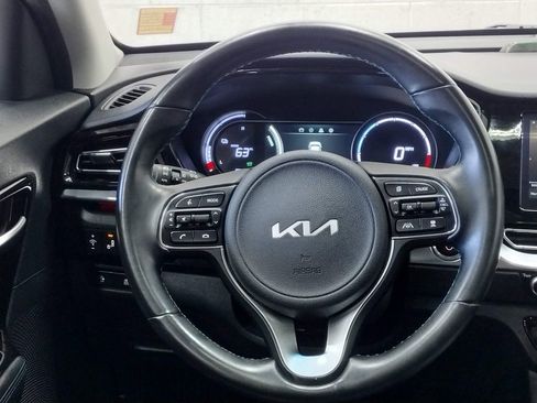 Used 2022 Kia Niro EX Premium image 37