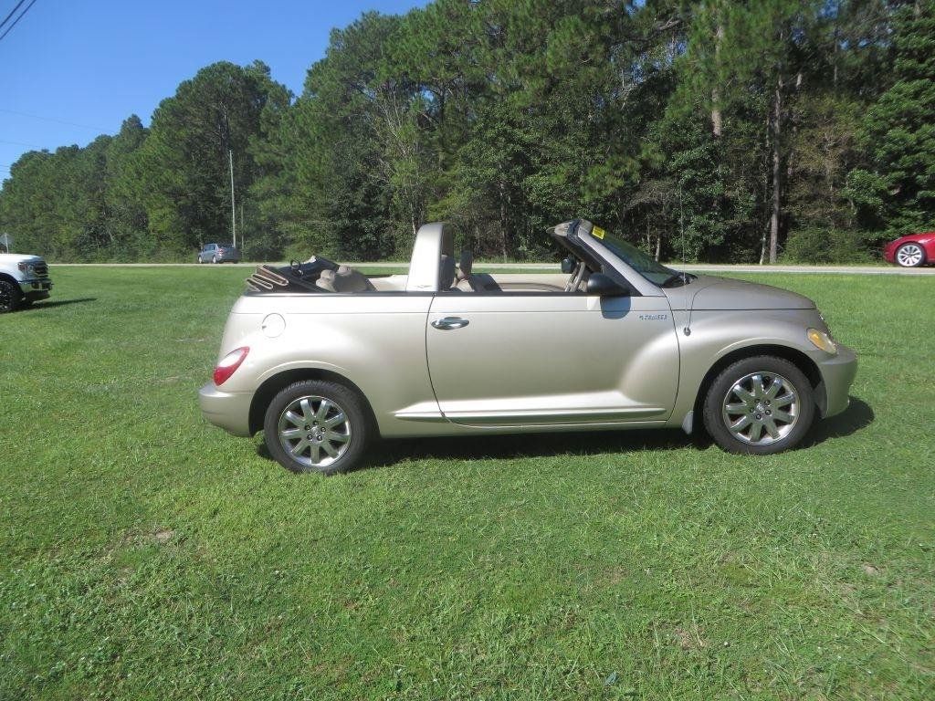 Used 2006 Chrysler PT Cruiser Touring FWD image 5