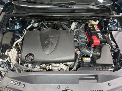 Used 2018 Toyota Camry XSE image 6