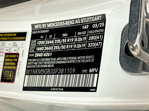 Used 2025 Mercedes-Benz GLC 350e 4MATIC image 35