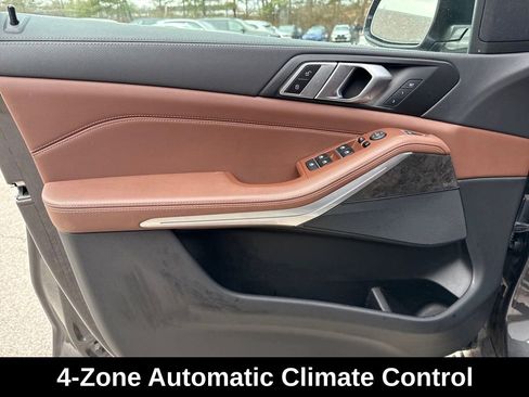 Used 2023 BMW X5 xDrive40i w/ Climate Comfort Package image 14