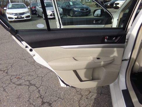 Used 2012 Subaru Legacy 2.5i Premium w/ All-Weather Pkg image 33