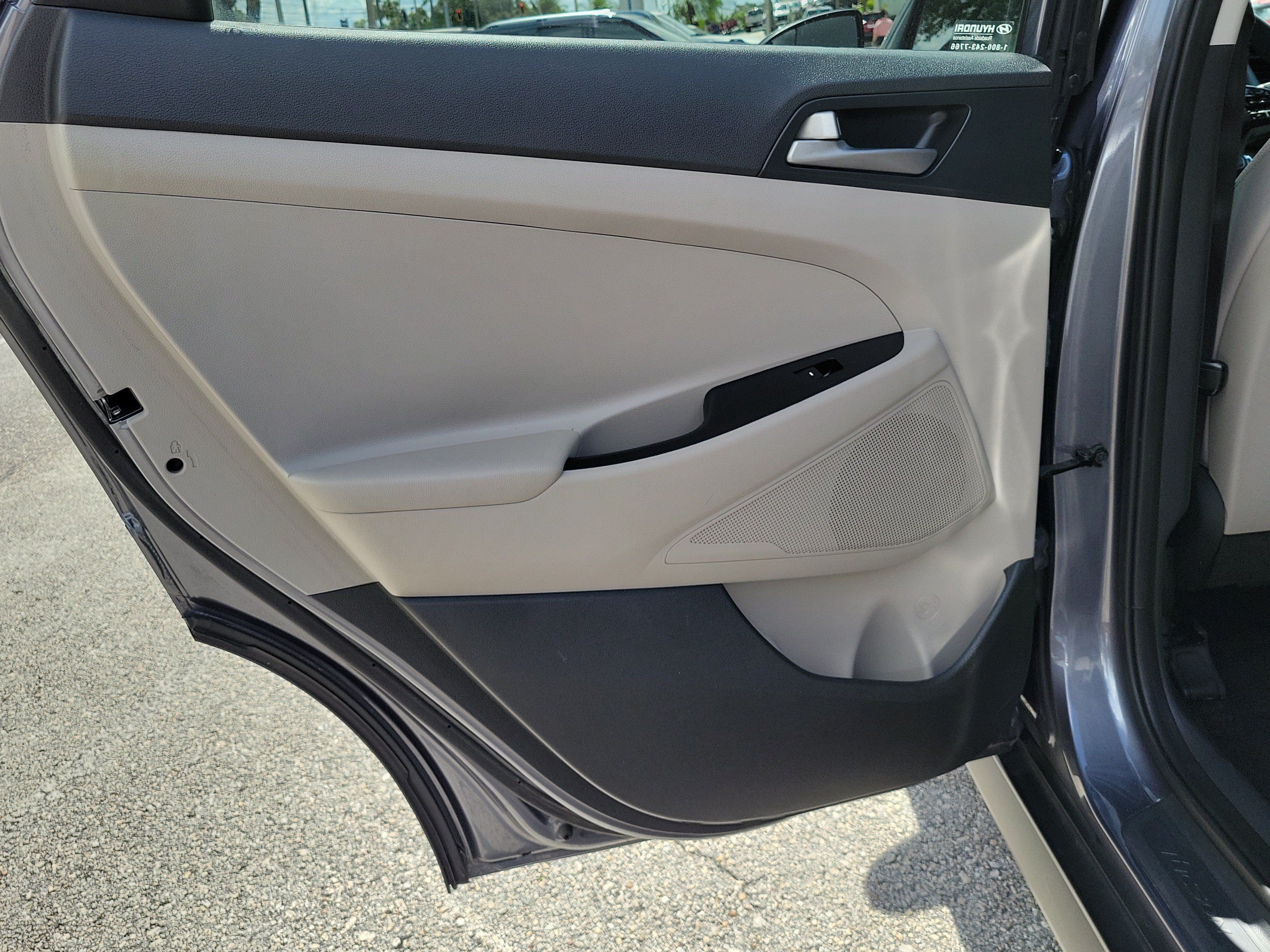 Used 2018 Hyundai Tucson SE w/ Cargo Package FWD image 11