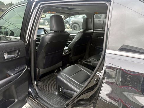 Used 2015 Toyota Highlander XLE AWD/4WD image 27