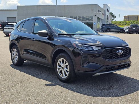 Used 2025 Ford Escape Active AWD/4WD image 5