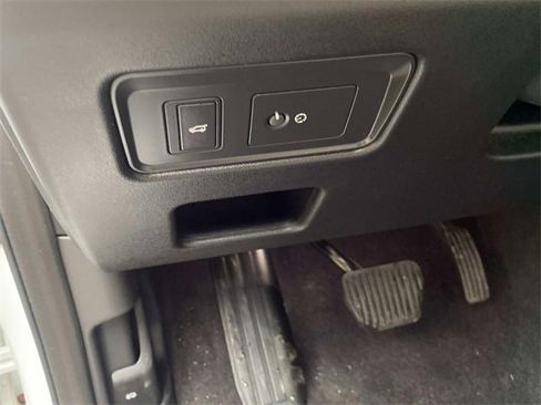 Used 2021 Land Rover Discovery S image 16