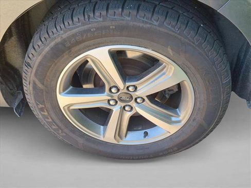 Certified 2023 Ford Edge SEL w/ Convenience Package AWD/4WD image 9