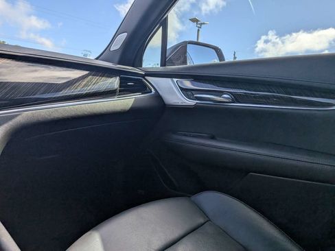 Used 2021 Cadillac XT6 Premium Luxury FWD image 17