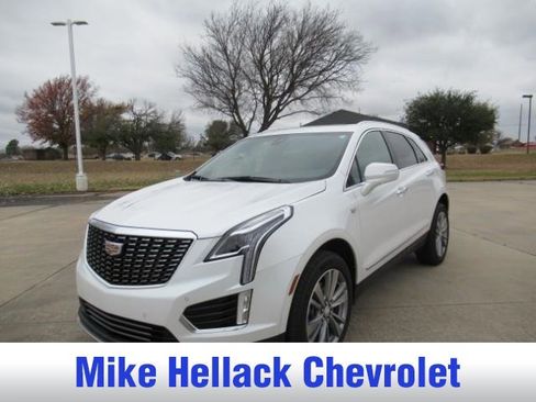 Used 2025 Cadillac XT5 Premium Luxury image 2