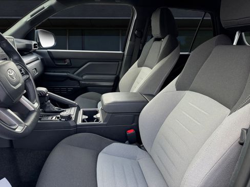 Used 2025 Toyota 4Runner TRD Off-Road image 2