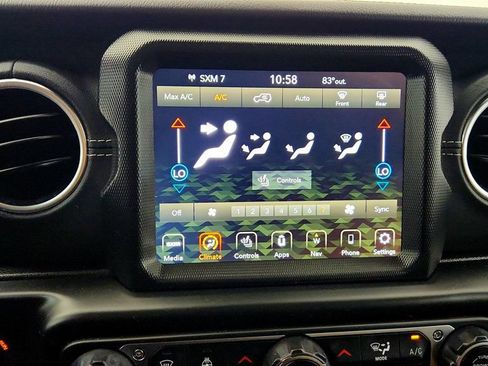 Used 2022 Jeep Wrangler Unlimited Sahara w/ Cold Weather Group AWD/4WD image 19