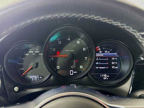 Certified 2018 Porsche Macan image 13