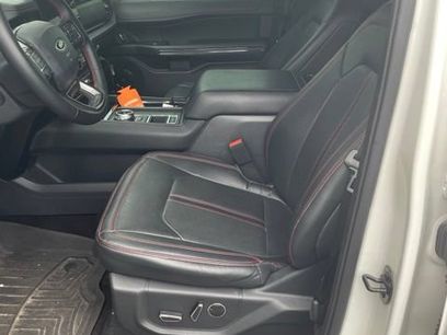 Used 2023 Ford Expedition Limited