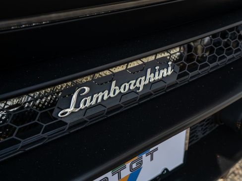 Used 2024 Lamborghini Huracan Sterrato image 16
