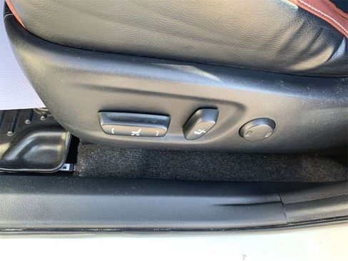 Used 2014 Toyota RAV4 Limited image 12