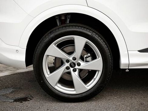 New 2025 Audi Q5 2.0T Premium Plus image 6