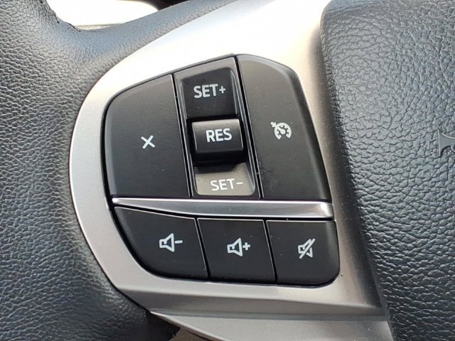 Used 2023 Ford Explorer XLT AWD/4WD image 29