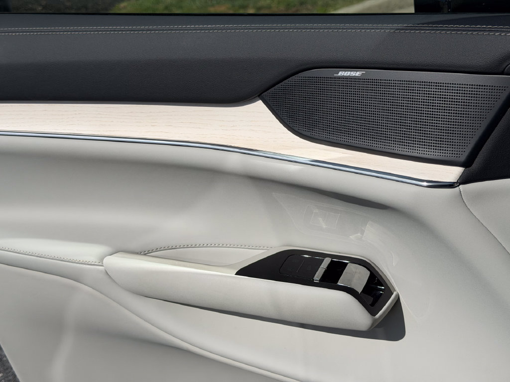 Certified 2025 Volvo EX90 Ultra AWD/4WD image 39