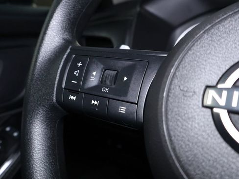 Used 2024 Nissan Rogue SV image 20