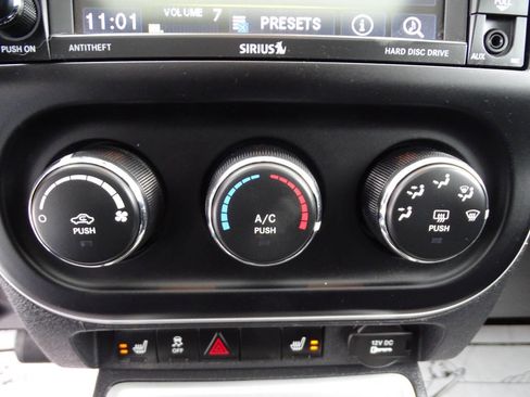 Used 2016 Jeep Compass High Altitude image 24