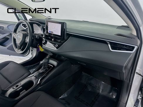 Used 2023 Toyota Corolla LE image 32