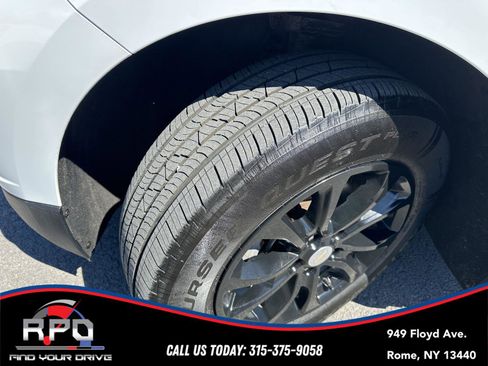 Used 2019 Chevrolet Equinox LS AWD/4WD image 11