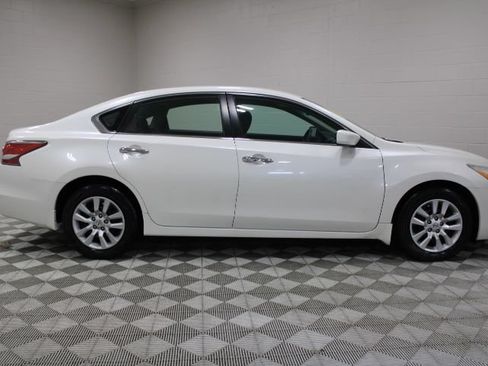 Used 2014 Nissan Altima 2.5 S FWD image 11