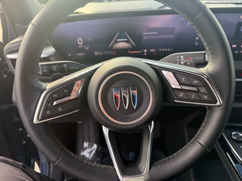 Used 2025 Buick Enclave Preferred image 18