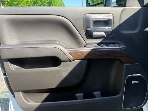 Used 2019 GMC Sierra 2500 Denali w/ Duramax Plus Package AWD/4WD image 13