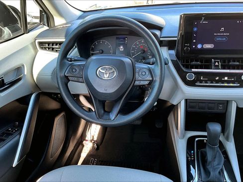 Certified 2024 Toyota Corolla Cross L image 5