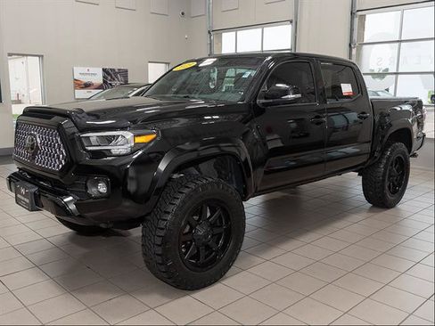 Used 2023 Toyota Tacoma Limited w/ Nightshade Package AWD/4WD image 5